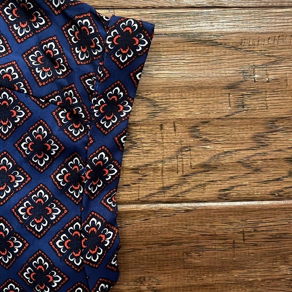 Express Size XS Short Sleeve Top - Picture 3 of 5